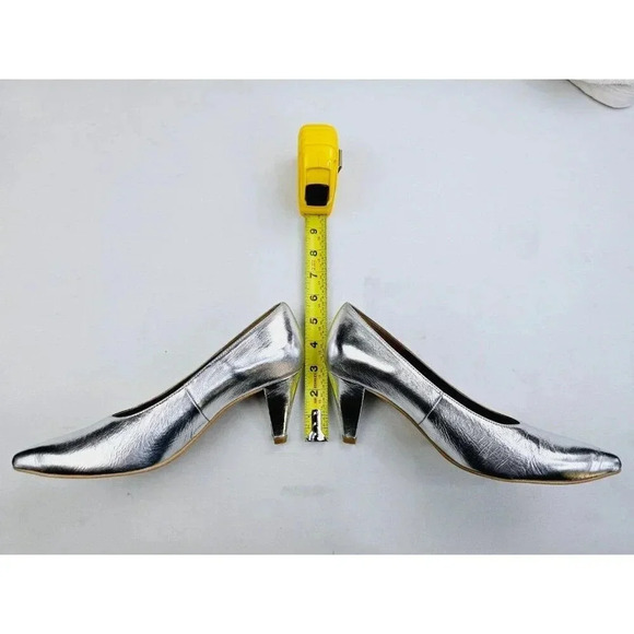 Bhava Size 39 (US 8.5-9) Women's Silver Slip On Pointed Toe Pumps Made In Spain - Picture 3 of 15